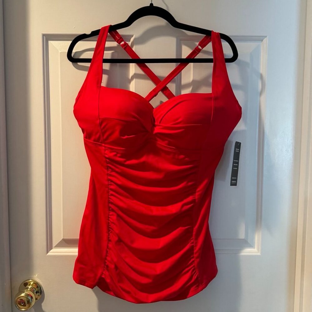 TORRID SWIM Size 1/XL/14-16 Red Ruched Twist Front Tankini Underwire & Smoothing